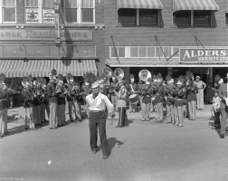 Amarillo-Booster-in-Hereford-with-West-Texas-College-Band-May-6-1948-003