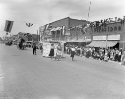 Business-and-Professional-Womens-Club-Float-Cake-1st-Prize-Hereford-50th-Birthday-May-8-1948-001