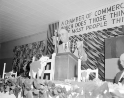 C-of-C-Banquet-Lyle-Blanton-Man-of-Year-1951-1952-01-25