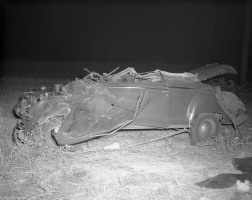 Cameron-Gaults-Car-after-wreck-July-3-1949-002