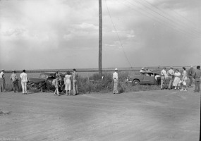 Car-Accident-at-F-J-Knabe-Corner-South-of-Hereford-Aug-24-1950-001