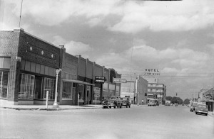 Doc-Adams-3rd-st-west-northside-looking-east-Jul-11-1950-001